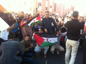 Manifestantes saharauis en las protestas del sabado en El Aaiún. / P.S