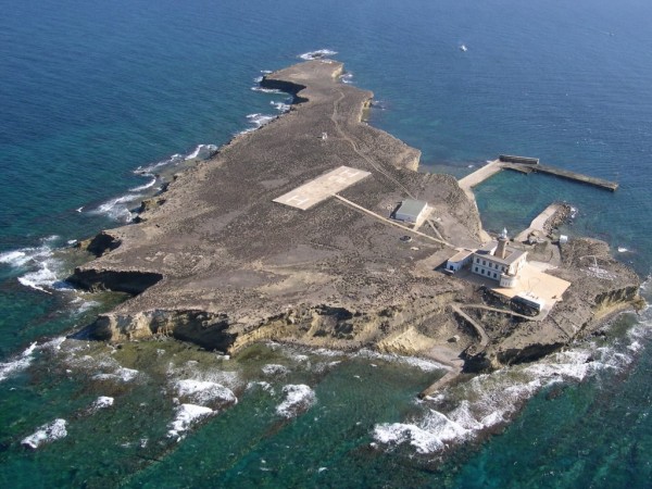 El islote de Alborán fotografiado desde un avión. / Google