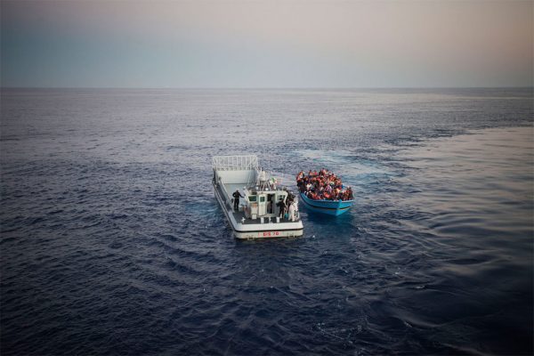 Migrantes y refugiados cruzan el Mediterráneo. Foto: ACNUR/A. D’Amato